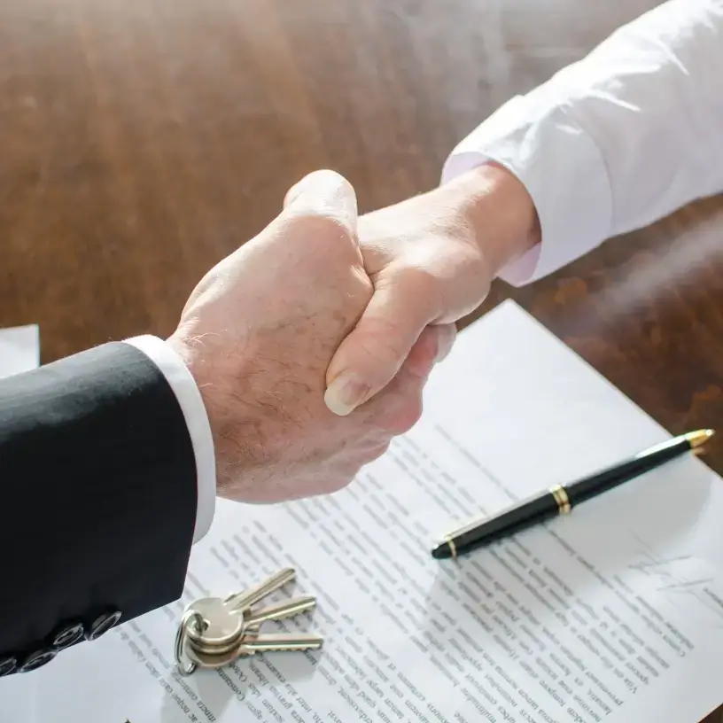 real estate agent client handshake
